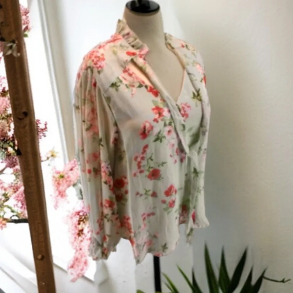 OLM Mint Green Floral Ruffle Trim Tie Neck Blouse
Size Large - Picture 12 of 15